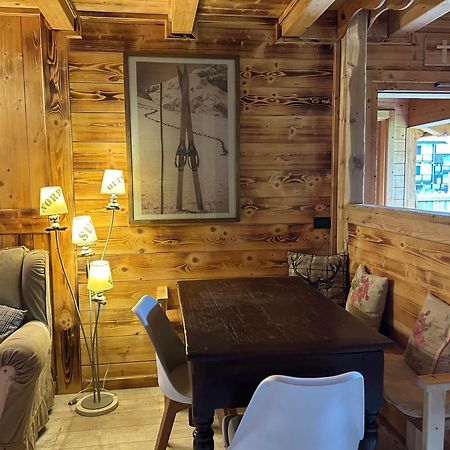 Hotel Letterario Locanda Collomb La Thuile Extérieur photo