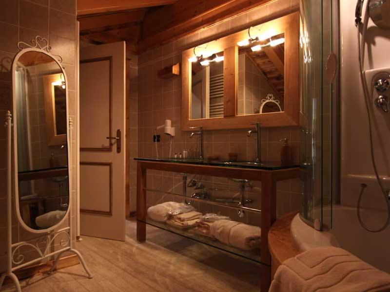 Hotel Letterario Locanda Collomb La Thuile Extérieur photo