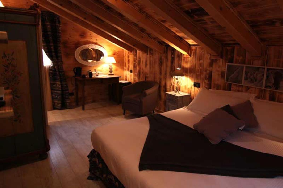 Hotel Letterario Locanda Collomb La Thuile Extérieur photo
